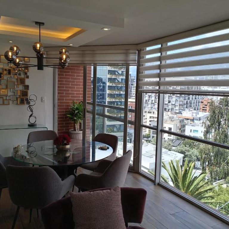 Apartamento de Lujo con Ubicación Privilegiada - Three-Bedroom Apartment - 27