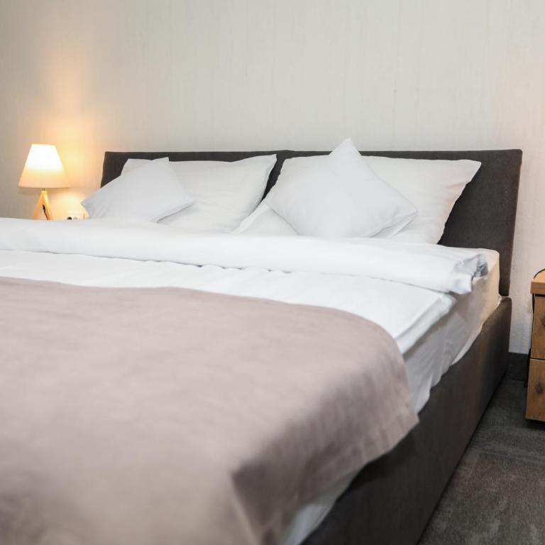 Hotel Board - One-Bedroom Suite with Balcony - 4