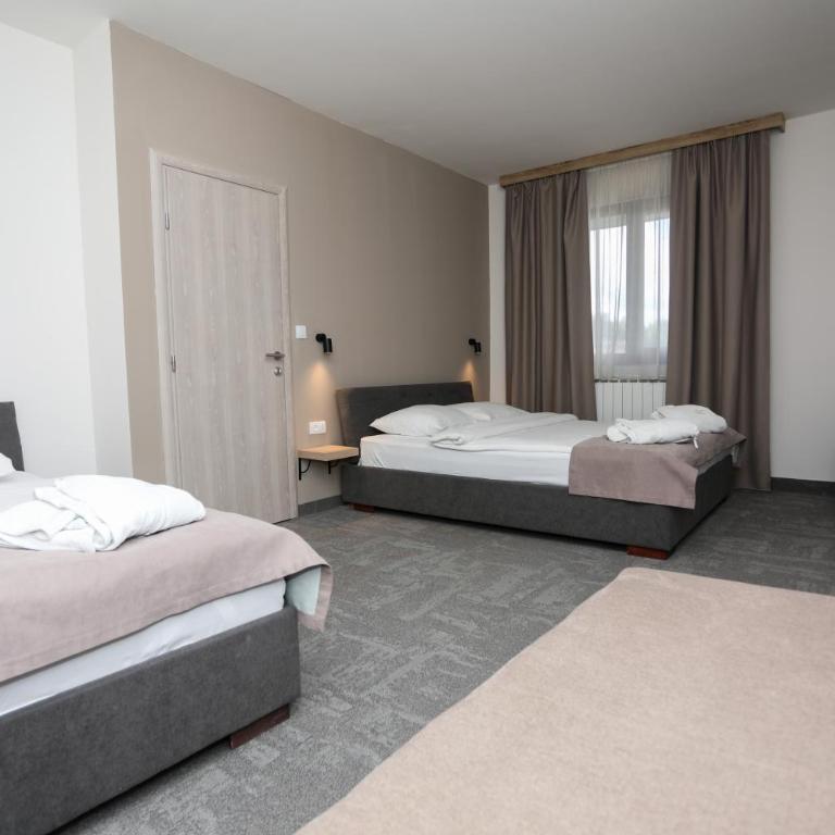 Hotel Board - Junior Suite (3 Adults) - 4