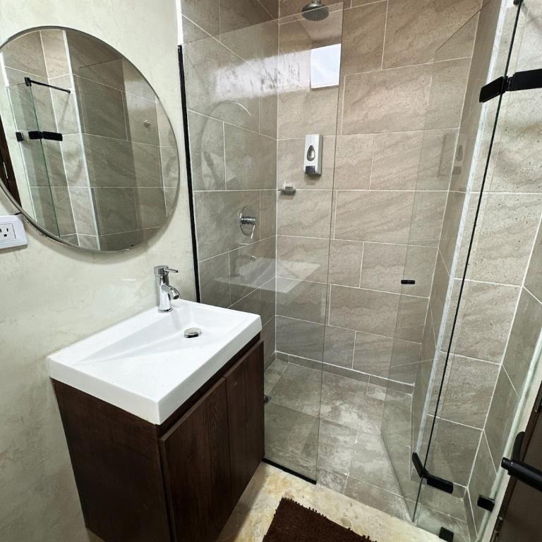 Moderno Apartamento cerca al Estadio, Laureles - One-Bedroom Apartment - 2