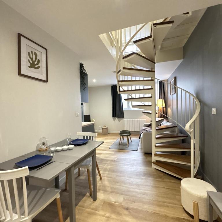 Le Douplex - Place de la Republique - 4 pers - One-Bedroom Apartment - 6