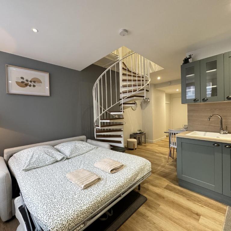 Le Douplex - Place de la Republique - 4 pers - One-Bedroom Apartment - 8