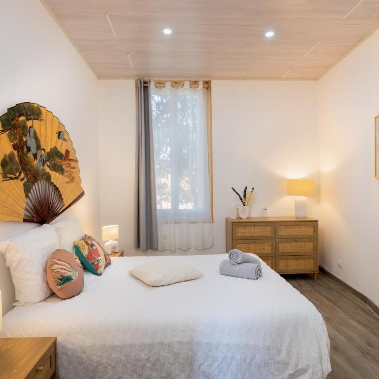 Kavi-T3 Cozy - Medieval City 4 min - Air-Conditioning-Parking - Two-Bedroom Apartment with Terrace - 12