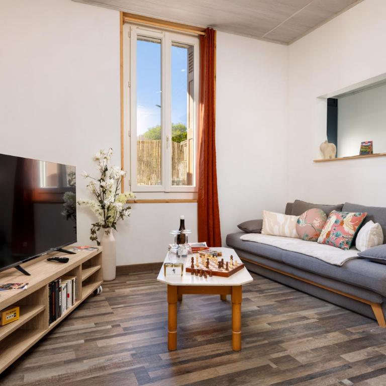 Kavi-T3 Cozy - Medieval City 4 min - Air-Conditioning-Parking - Two-Bedroom Apartment with Terrace - 1