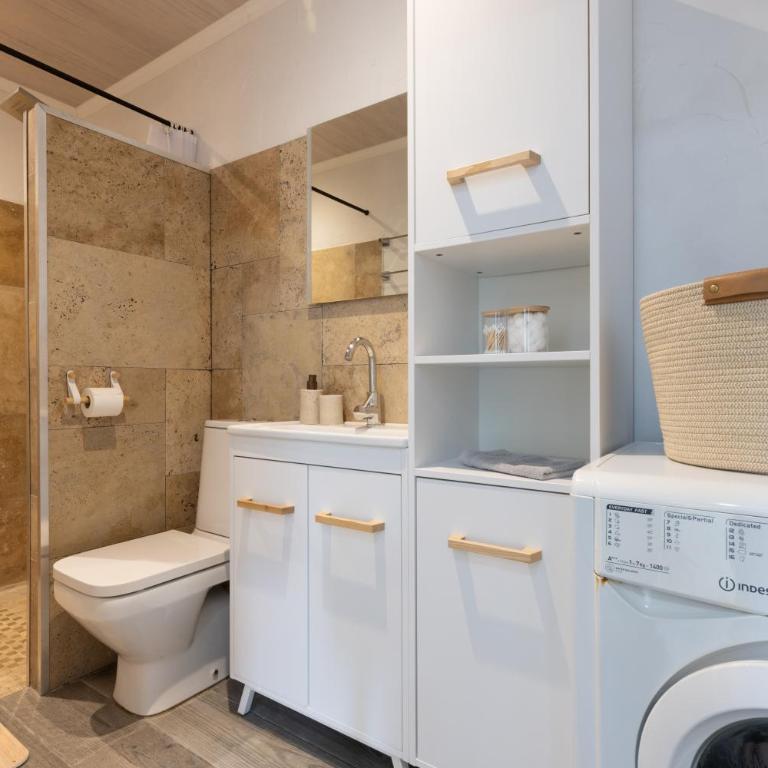 Kavi-T3 Cozy - Medieval City 4 min - Air-Conditioning-Parking - Two-Bedroom Apartment with Terrace - 10