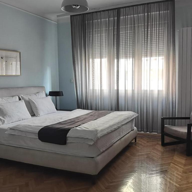 Nice Two Bedroom Apartment with FREE Parking - Two-Bedroom Apartment - 7