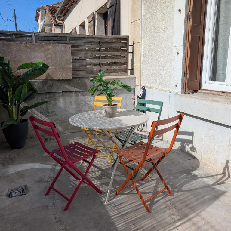 Kavi-T3 Cozy - Medieval City 4 min - Air-Conditioning-Parking - Two-Bedroom Apartment with Terrace - 20