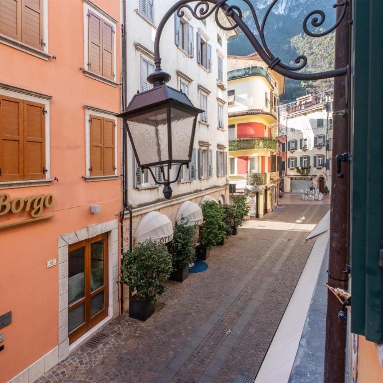 Casa Smeraldo - Elegant Living in Riva Old Town - Appartamento con 2 Camere da Letto - 28