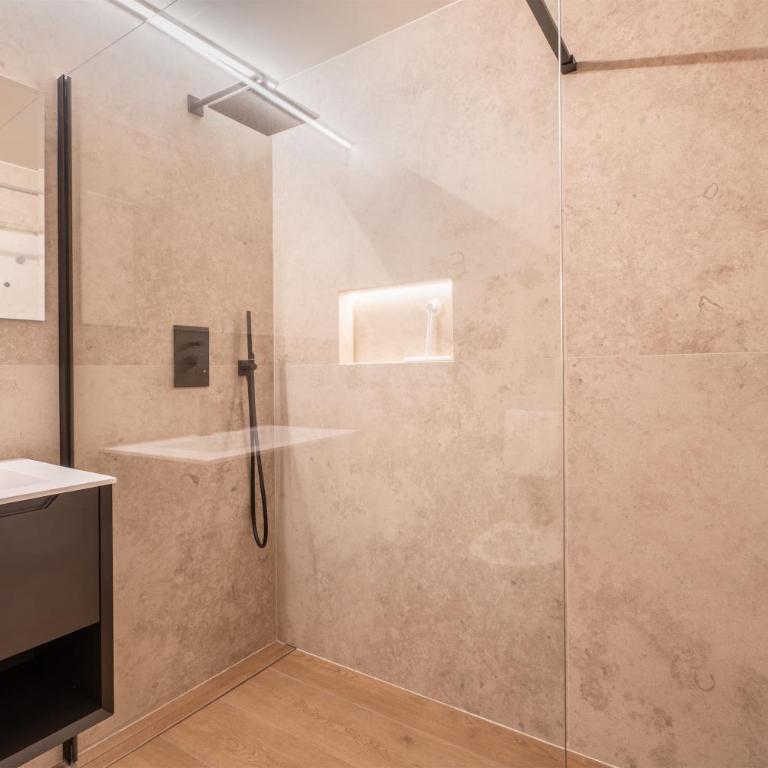 Casa Smeraldo - Elegant Living in Riva Old Town - Appartamento con 2 Camere da Letto - 17