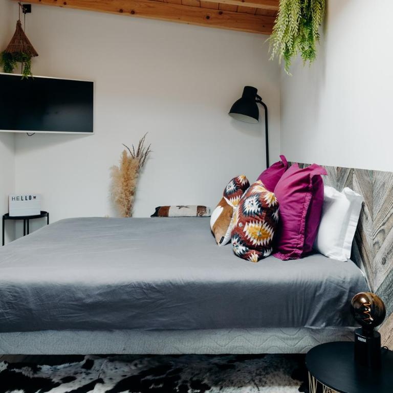 La Villa d'Hélène Chambre d'hôtes BnB - Cluses - Parking Voiture - Moto - Vélo - Chambre Double avec Terrasse - 2