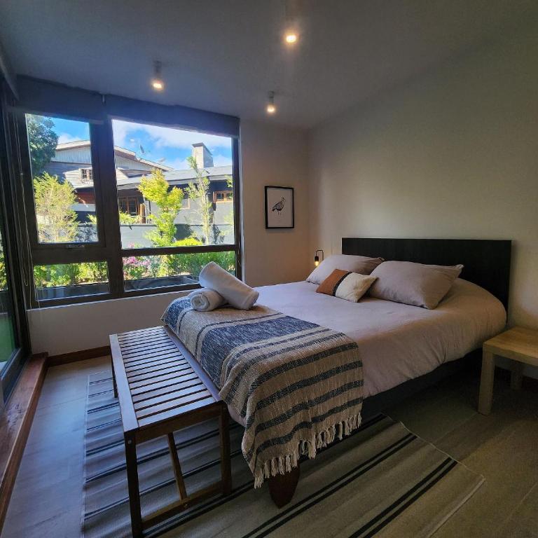 Modern Building Facing the Lake - Two-Bedroom Apartment with Balcony - 19