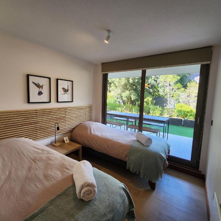 Modern Building Facing the Lake - Two-Bedroom Apartment with Balcony - 31