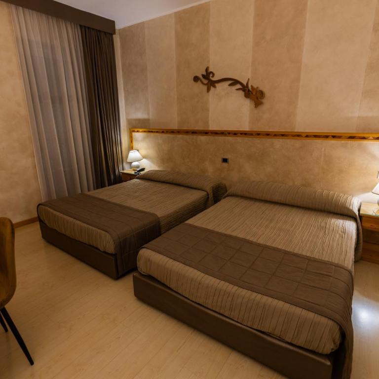 Hotel Gialletti - Camera Quadrupla - 2