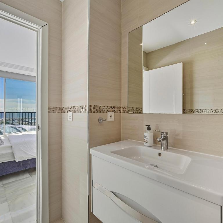 Front Line Penthouse Puerto Banus With Sea Views - Apartamento con vistas al mar - 17