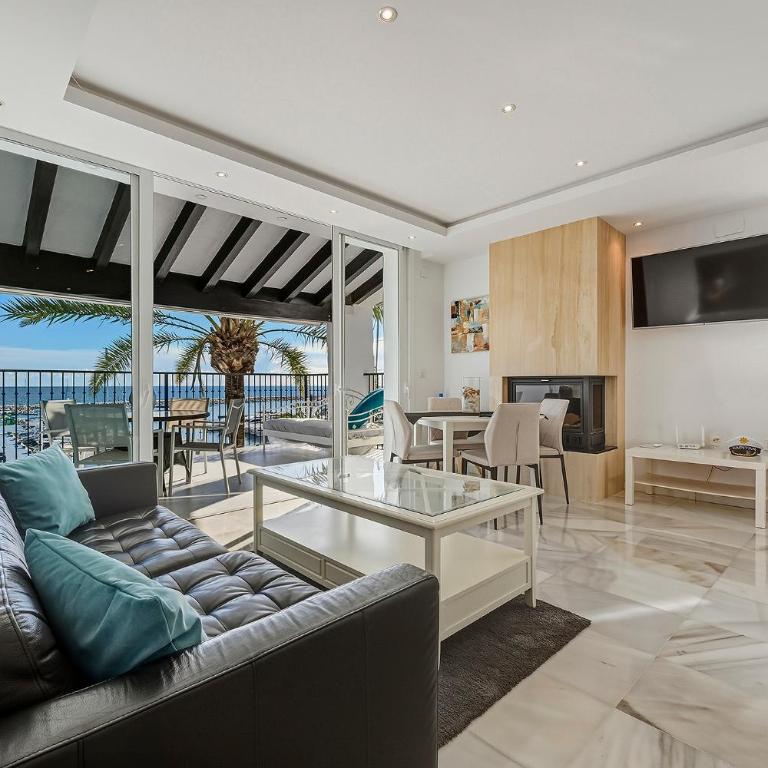 Front Line Penthouse Puerto Banus With Sea Views - Apartamento con vistas al mar - 2