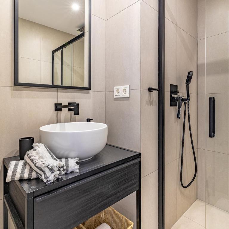 Panoramic La Concha Views, Stylish 3BR, 5 min to Banús - Apartamento de 3 dormitorios - 12