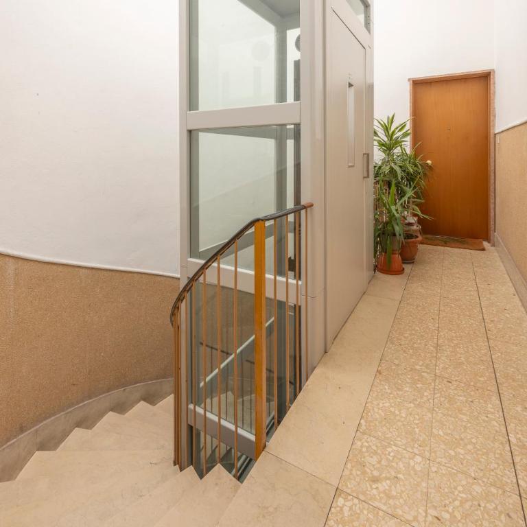 Elegance on the Hill - 800m to downtown - Appartamento - 29