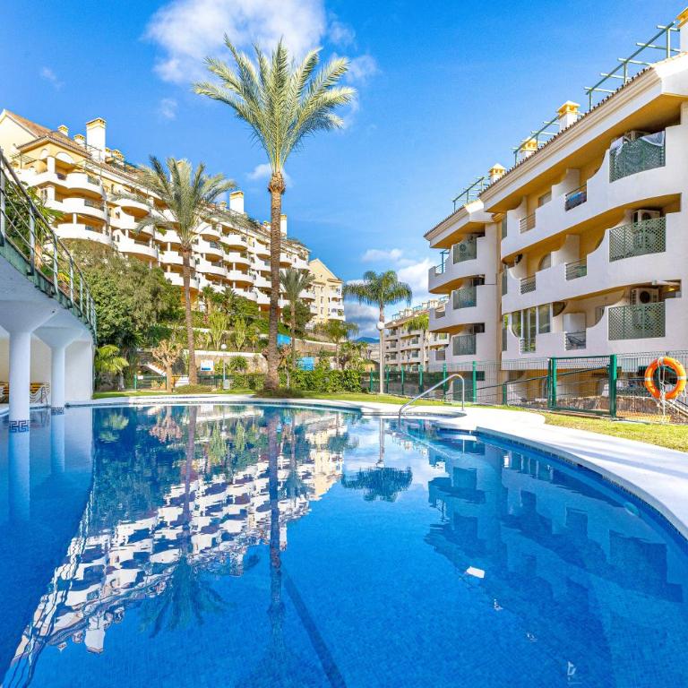 Panoramic La Concha Views, Stylish 3BR, 5 min to Banús - Apartamento de 3 dormitorios - 2