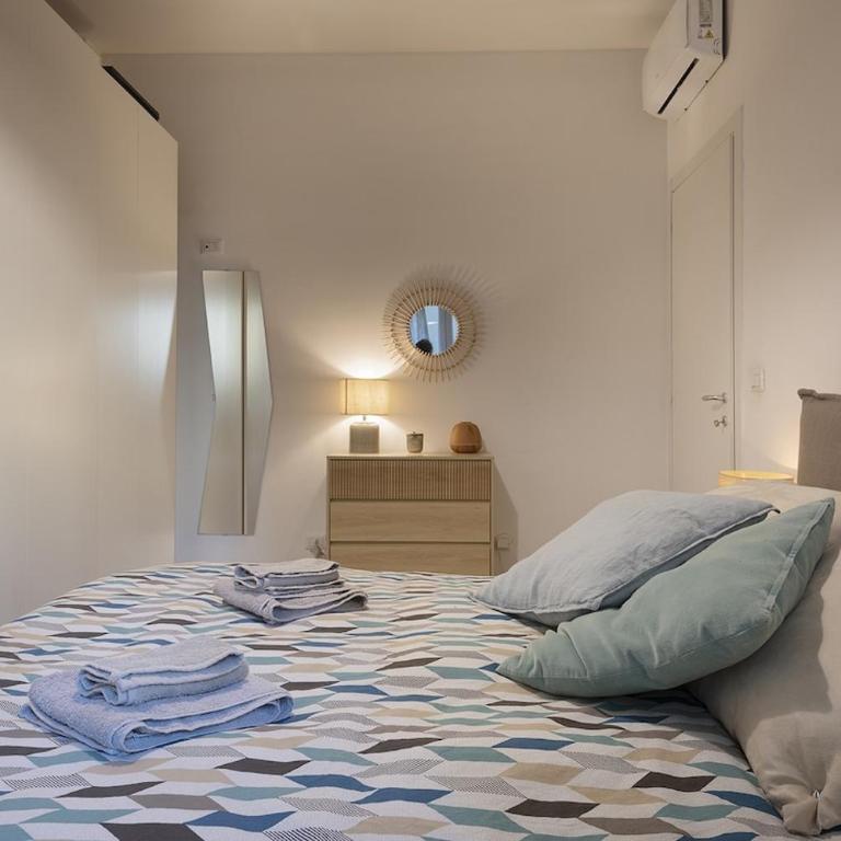Porta Venezia - 10 minuti dal Duomo - Appartamento con 1 Camera da Letto - 11