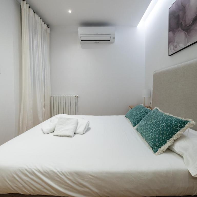 Chamberi I calle Monteleón 2BR 2BH - Two-Bedroom Apartment - 29