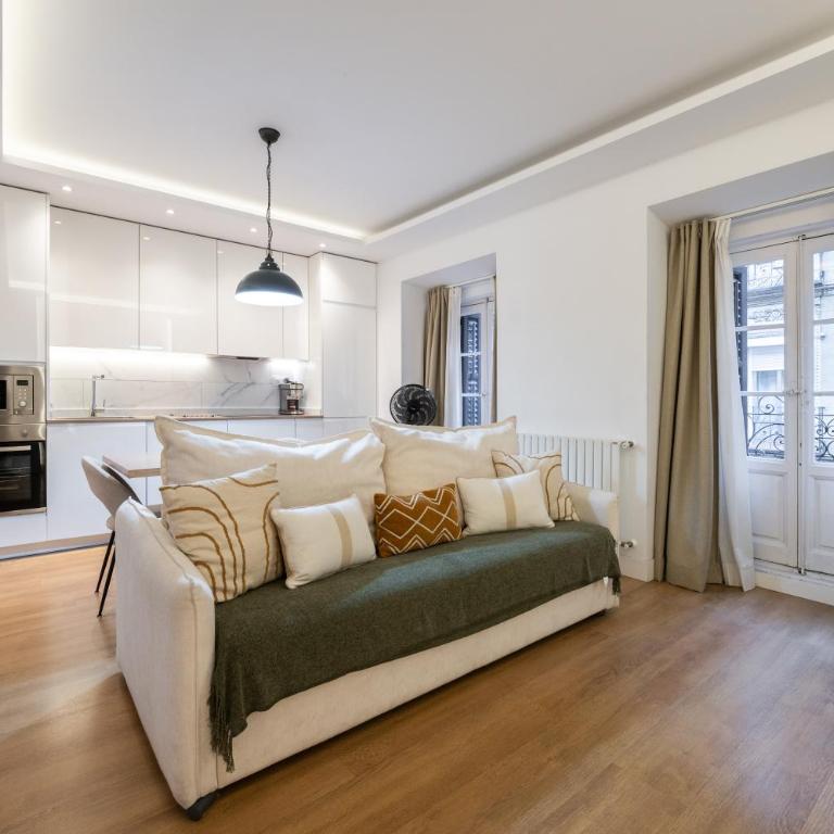 Chamberi I calle Monteleón 2BR 2BH - Two-Bedroom Apartment - 9