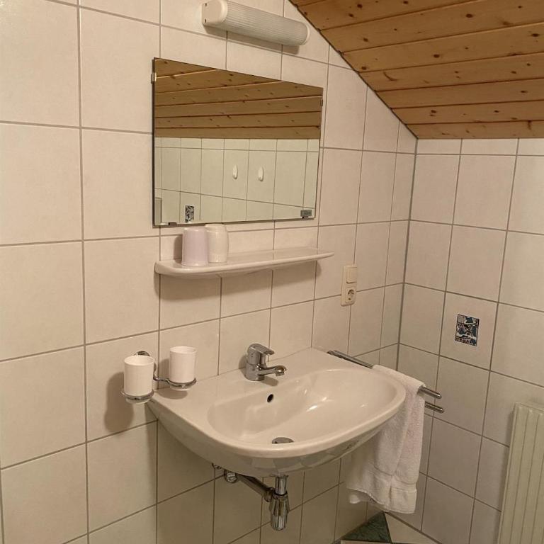 Kienle's Ferienhaus - Apartment mit 1 Schlafzimmer, Balkon und Bergblick - 1