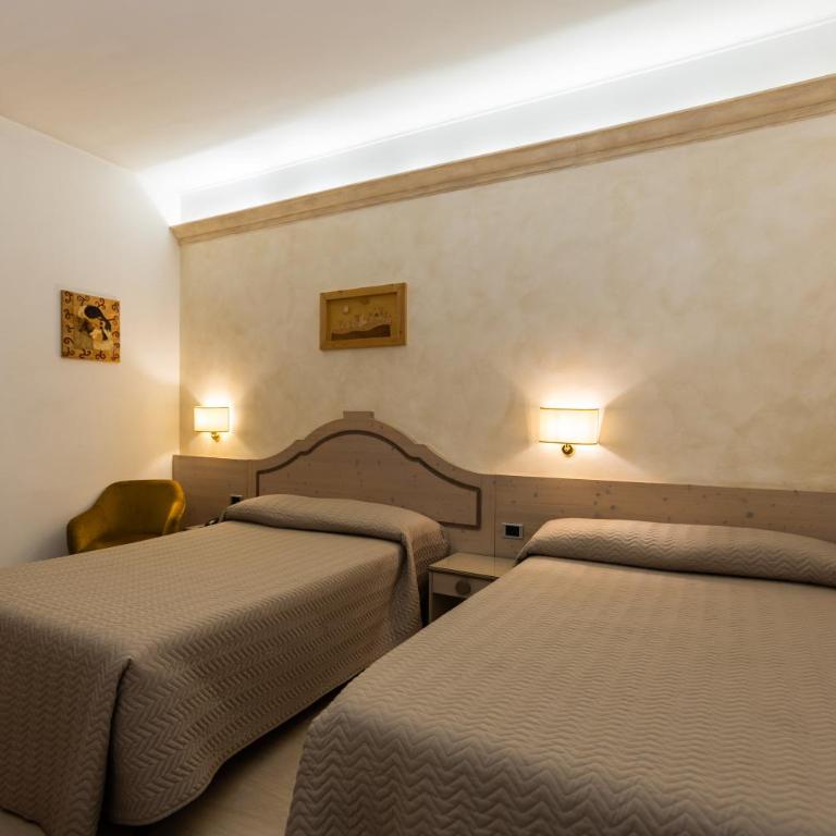 Hotel Gialletti - Camera Doppia con Letti Singoli - 1
