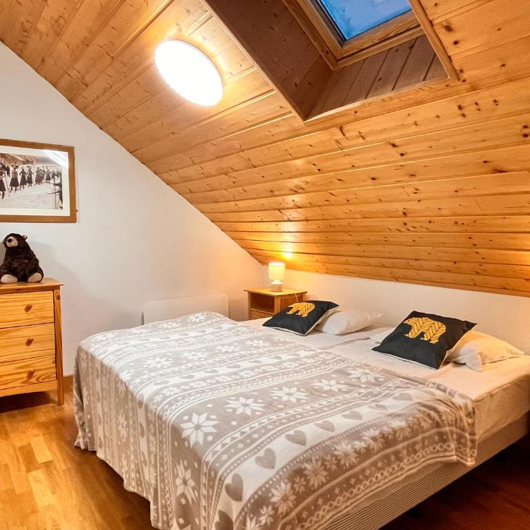Chalet Le Sabot by OzAlpes - Sauna - 90m télécabine - parking privé - Maison de Vacances - 10