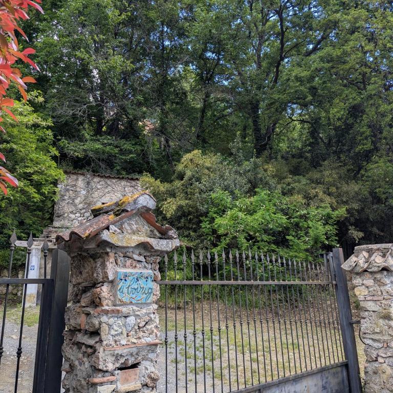 Maison de famille entre mer & collines - Charme, citronniers et tranquillité - accès marche et sentier 3 min - Maison 4 Chambres - 52