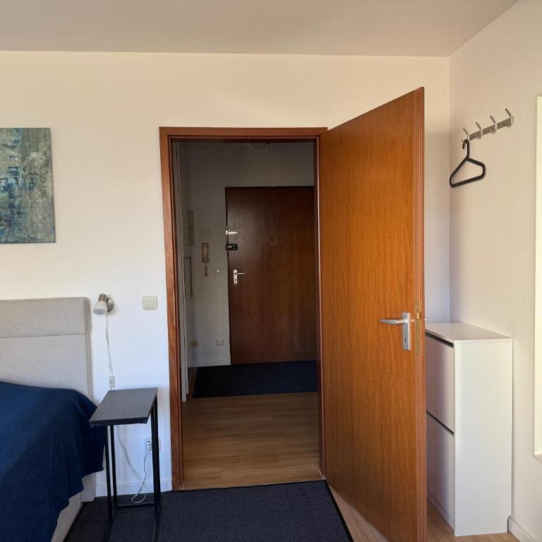 Schönes ruhiges Privatzimmer - Chambre Double avec Salle de Bains Commune - 5