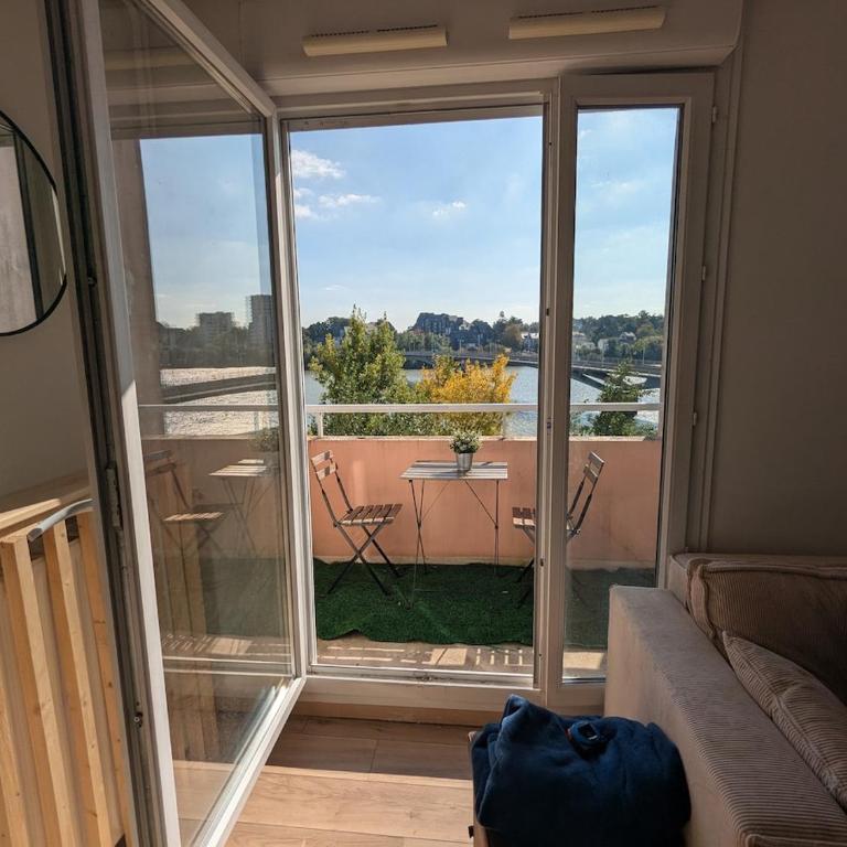 T2 avec une superbe vue sur la Loire - parking - Appartement 2 Chambres - 8