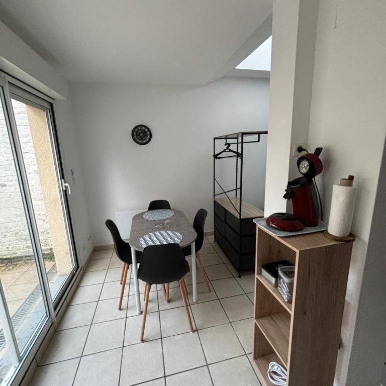 T1 dans le centre Rue Vulfran Warmé - Apartment mit 1 Schlafzimmer - 4
