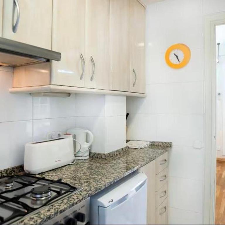Apartamento con terraza privada y Wifi en el corazón de Barcelona - ES-341-5 - Apartment - 10