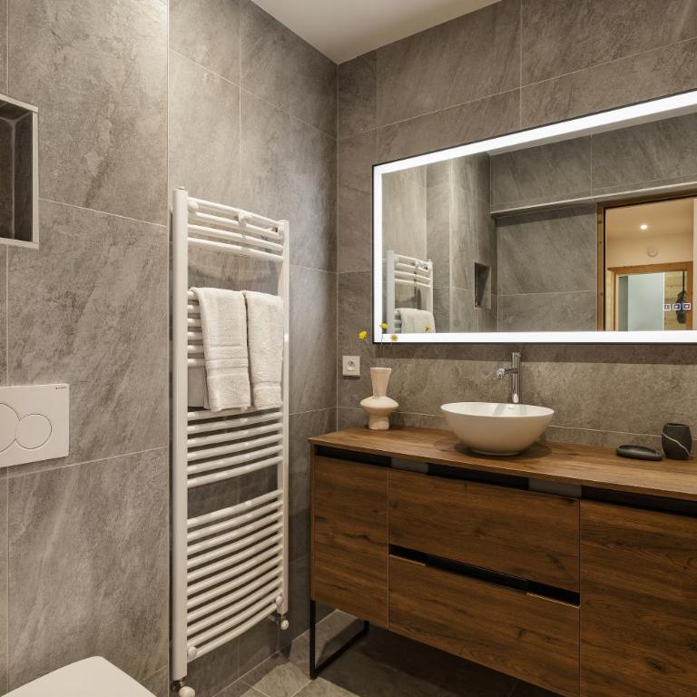 KV - Moderne 2CH Vue MtBlanc Terrasse Brevent 3mn - Apartment - 26