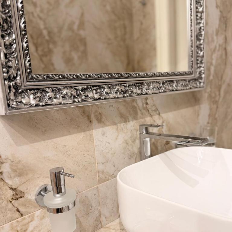 Historic Grand Suite - Apartman sa 1 Spavaćom Sobom - 21