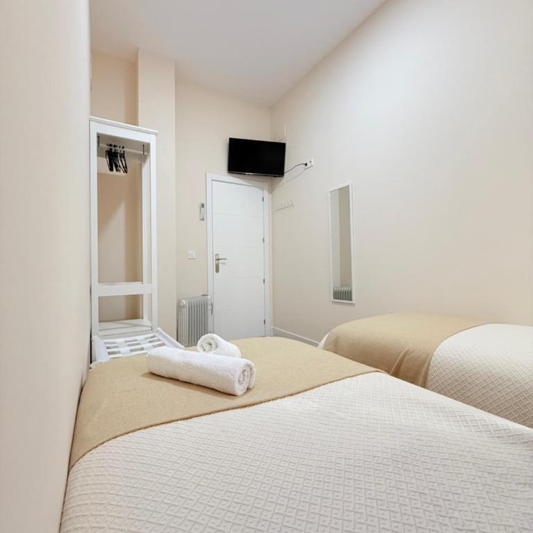 Apartamento Orilla de Triana Luxury - Three-Bedroom Apartment - 21