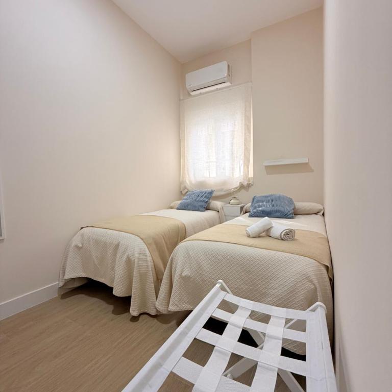 Apartamento Orilla de Triana Luxury - Three-Bedroom Apartment - 19