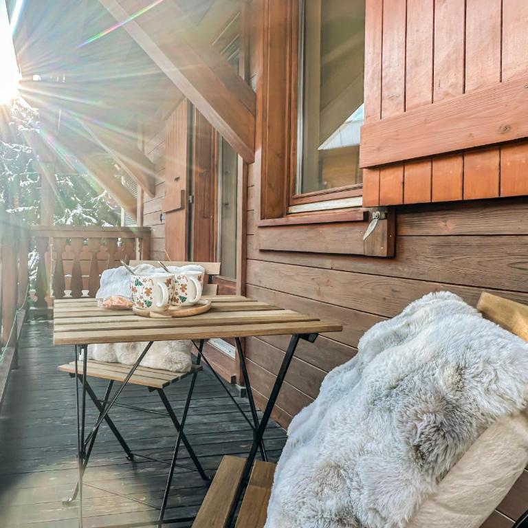 Lara Megeve Jaillet proche du village Parking - Two-Bedroom Apartment with Balcony - 14