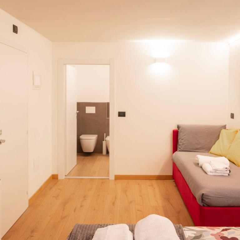 Foresteria Dambro rooms -2 Min walk to Bernina Express - Triple Room with Private Bathroom - 13