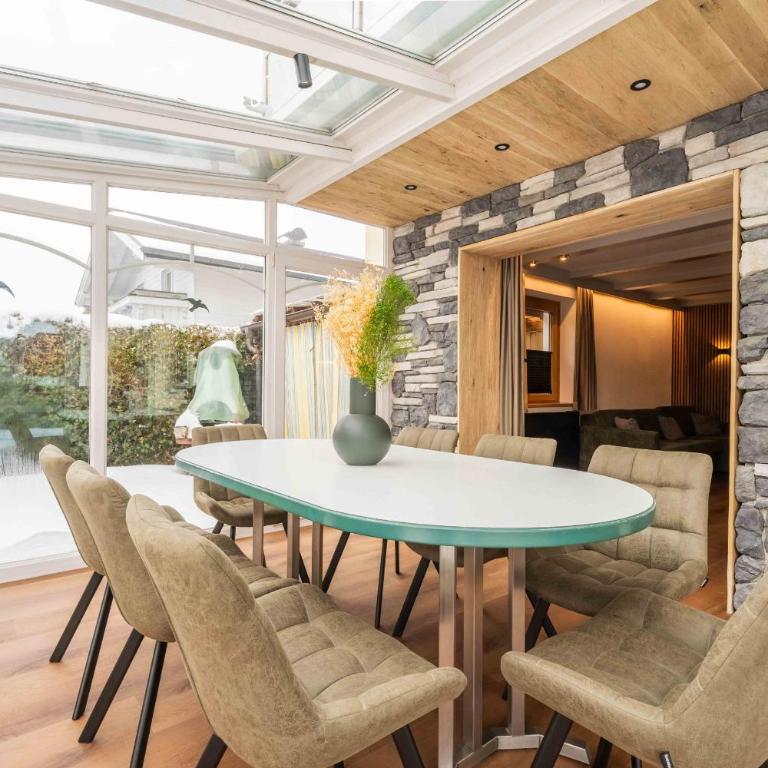 Appartement Haus Elise by we rent, SUMMERCARD INCLUDED - Deluxe Apartment mit 2 Schlafzimmern und Gartenblick - 20