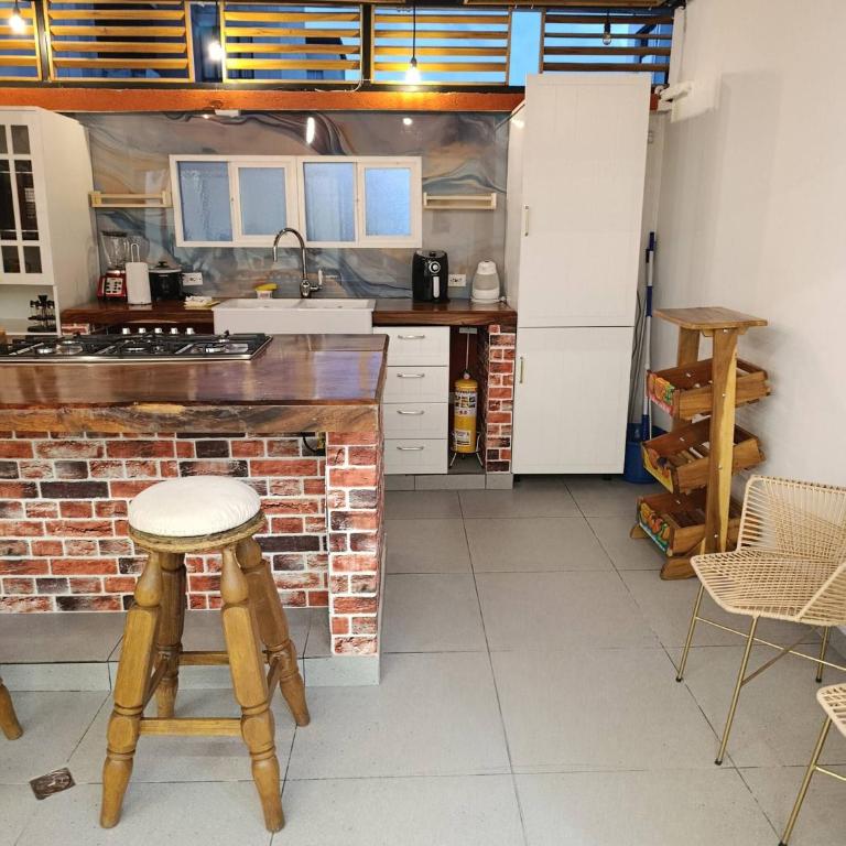 Luxury Loft 1st Floor with Kitchen-Bar and Studio - Apartamento - 14