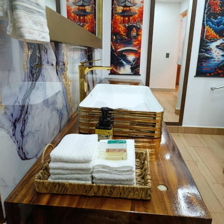 Luxury Loft 1st Floor with Kitchen-Bar and Studio - Apartamento - 24