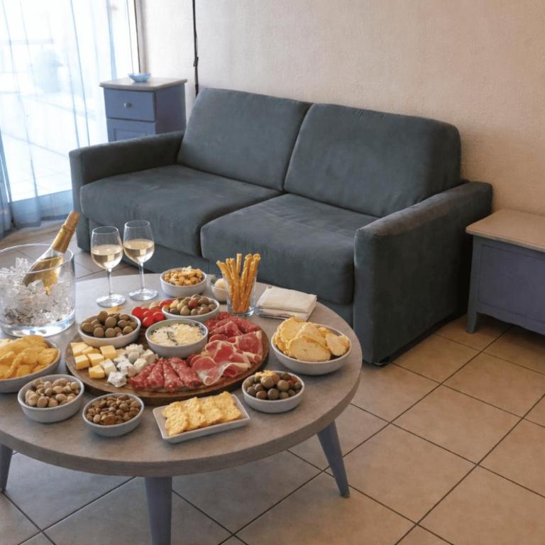 Fréjus location bord de Mer Piscine Parking Terrasse Wifi - Apartment mit 1 Schlafzimmer - 4