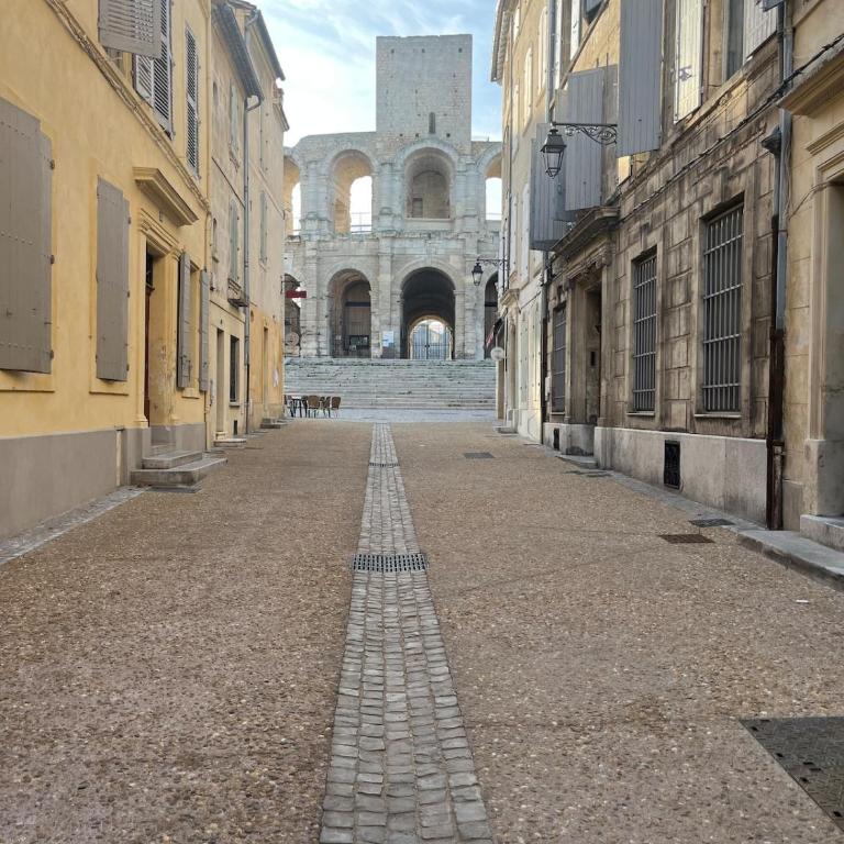 Lou Crespinou Arles terrasse - Two-Bedroom Apartment - 2