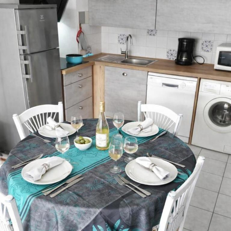 Fréjus location bord de Mer Piscine Parking Terrasse Wifi - Apartment mit 1 Schlafzimmer - 11