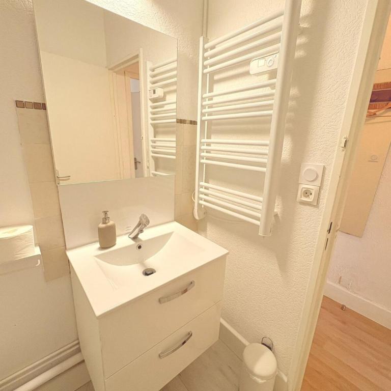Studio avec balcon, centre-ville, clim, wifi & plage - Estudio - 10