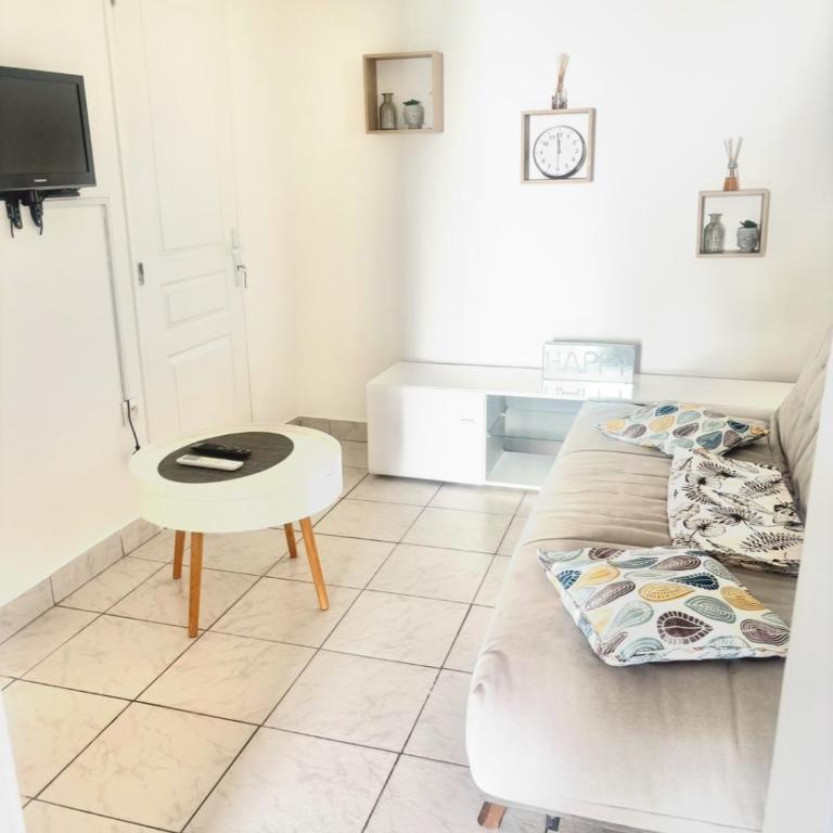 Appartement rez-de-chaussée avec jardin, climatisation et parking - Apartment mit 1 Schlafzimmer - 3