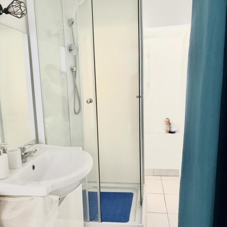 Appartement rez-de-chaussée avec jardin, climatisation et parking - Apartment mit 1 Schlafzimmer - 6