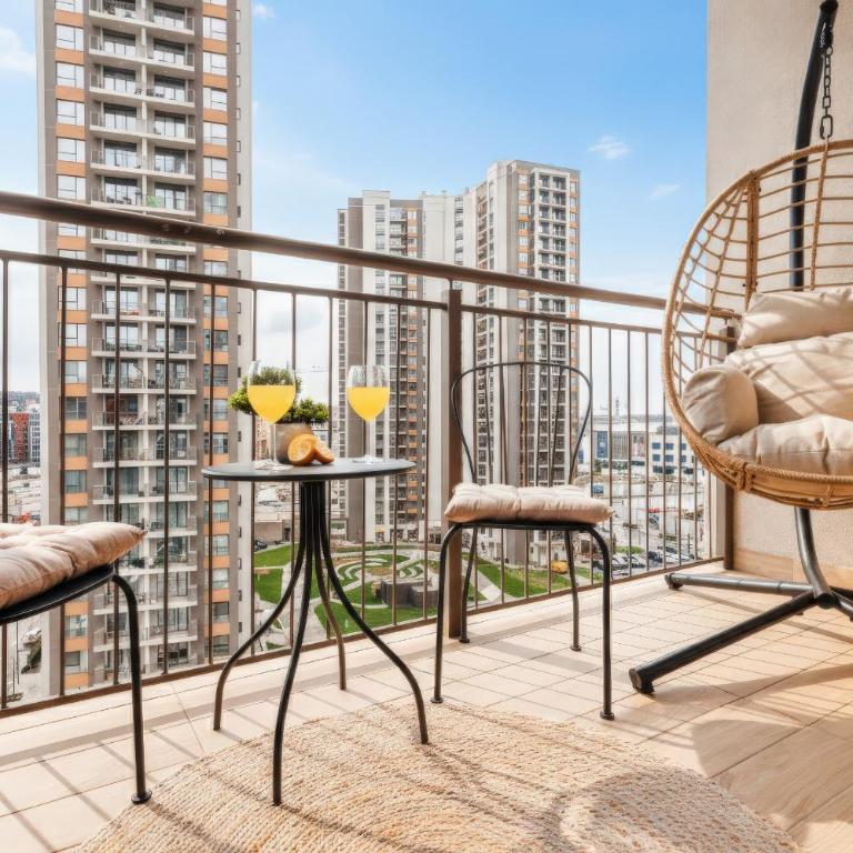 BW Aurora Prime PS4 Free Parking and Terrace - Two-Bedroom Deluxe Apartment with Balcony - 1
