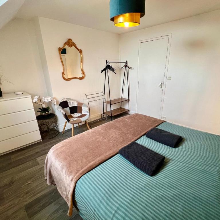 Le Jacquard Roof top- Duplex spacieux -Hypercentre Calais - Two-Bedroom Apartment - 22
